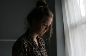 O mamă de 26 de ani povestește: ”Fac amor cu tatăl copiilor mei, care este însă căsătorit cu o altă femeie… L-am implorat să divorțeze, dar nu vrea” – Decizia surpriză a femeii