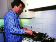 Fost miner din Vulcan, pedepsit crunt de soţie după ce a făcut mâncare