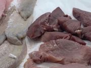 Mizerie şi mâncare expirată găsite într-unul dintre cele mai cunoscute hipermarketuri