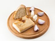 Ce boli vindecă slănina cu ceapă și pălinca