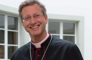 O româncă s-a îndrăgostit de un episcop catolic elveţian şi va merge la închisoare pentru asta