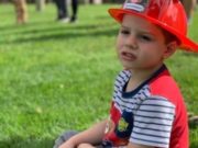 Copil sfâșiat de un pitbull, sub privirile mamei. Reacţia şocantă a femeii