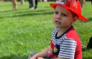 Copil sfâșiat de un pitbull, sub privirile mamei. Reacţia şocantă a femeii