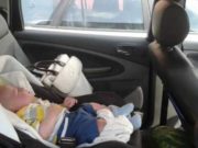 Un bebeluș a fost împușcat mortal de patru ori în mașina în care se afla și mama. Aceasta a văzut starea copilului abia când a ajuns acasă
