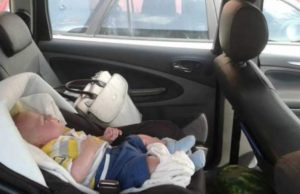 Un bebeluș a fost împușcat mortal de patru ori în mașina în care se afla și mama. Aceasta a văzut starea copilului abia când a ajuns acasă