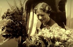 Sicriul Reginei Elena va fi depus azi la Palatul Elisabeta! Publicul este rugat să aducă doar flori albe