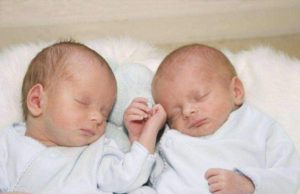 Și-a văzut gemenii cum mor pe patul de spital. Dramă fără margini într-o familie, după erori încă nedeslușite