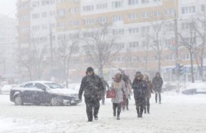 Vremea se răceşte. Începutul de săptămână aduce temperaturi negative și ninsori