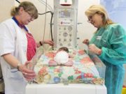 Povestea impresionantă a lui Sebi, copilul de 700 de grame care a stat internat un an în spital. Cum arată acum