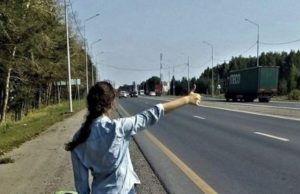 Femeie luată la ocazie în Filiaşi, atacată în maşină de şofer: „Nu-ţi fie frică, nu sunt Dincă!”