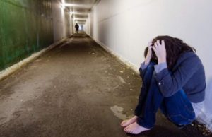 Tânără româncă răpită, sechestrată și bătută în Italia. „M-a legat de mâini şi de picioare și m-a agăţat de cârligul de la mașină”