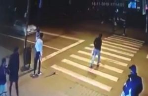 Băcăuan lovit în plin şi aruncat în aer, pe trecerea de pietoni. Momentul impactului, surprins de camere