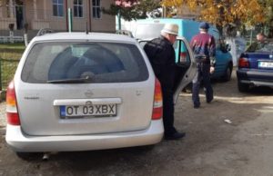 Taxi electoral într-o comună din Olt, cu maşina primăriei. Edil: „Dac-o fi mai bătrân, aşa, şi i-a ieşit în cale, i-o fi făcut cu mâna…“