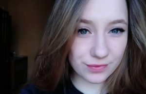 O elevă a murit după ce s-a dus la culcare şi nu le-a spus părinţilor că s-a bătut pe stradă