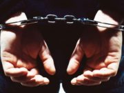 Copii stropiţi cu benzină şi ameninţaţi cu moartea, din răzbunare, chiar de tatăl lor