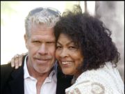 Divorț răsunător în show bizz! Un actor de 69 de ani își lasă soția, după 39 de ani de mariaj. E îndrăgostit lulea de o colegă de breaslă. Cum arată cea care i-a sucit mințile