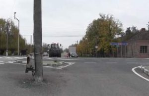 Dorel a lăsat un stâlp de iluminat în mijocul drumului naţional care leagă Aradul de Oradea