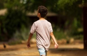 Un copil a fugit de la asistentul maternal, de dorul mamei. Băiatul a stat o noapte în pădure