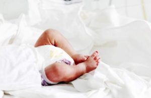 Un bebeluș născut cu o maladie foarte rară, incurabilă, a fost abandonat la un spital din Torino