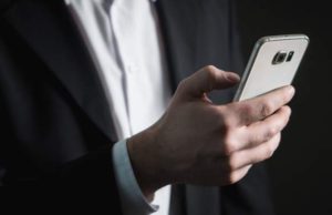 Eroarea de pe WhatsApp care îți consumă bateria la jumătate