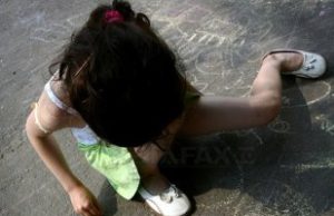 Caz revoltător în Argeş: Un bărbat şi-a violat, timp de două luni, fiica de doar 6 ani