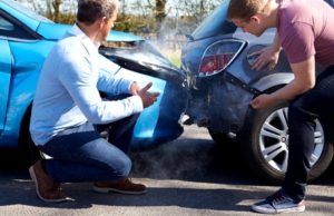 Asigurarea auto 2020: Mașină la schimb pentru cei care-și repară mașina pe RCA