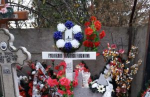 FOTO | Imagini dureroase de la mormântul Anei Maria, tânăra care a murit la o lună după ce a născut: „Măcar în visul meu să-mi răspunzi”