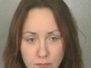 O mămică riscă închisoarea pe viaţă, după ce şi-a torturat şi ucis copilul de doi ani în SUA