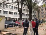 Doi copii și mama unuia dintre ei, morţi după o dezisecţie într-un bloc, în Timişoara. Alţi doi copii și trei adulţi, la spital