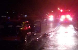 Maşină în flăcări la Cluj. Şoferul, găsit inconştient în apropiere