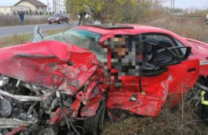 Tânăr mort după un impact devastator între două maşini, la ieşire din Arad