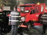 Autospecială ISU Buzău, în misiune, implicată într-un accident de circulaţie