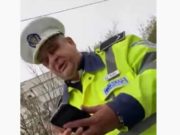 VIDEO | Un poliţist local din Bucureşti n-a vrut să se legitimeze în faţa unui agent de la rutieră: „Băi, dă-i drumu’ de aici!”