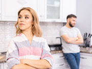 Obiceiul toxic care distruge orice relaţie de cuplu