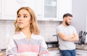 Obiceiul toxic care distruge orice relaţie de cuplu