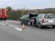 O maşină a lovit un autoturism condus de o şoferiţă începătoare şi în care erau şi doi copii, în Mehedinţi