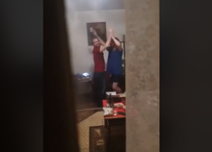 E798B502-D5AC-41F4-B03F-977F9ECC21C0