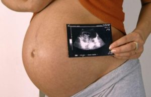 O tânără însărcinată în opt luni a murit la spitalul din Buzău