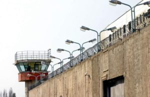 Un deţinut periculos a evadat de la o unitate sanitară din Piteşti