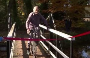 Un bărbat de 82 de ani, primul britanic care a reuşit să pedaleze 1 milion de mile