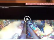 Momentul în care un tânăr este lovit cu o sticlă și înjunghiat, într-un magazin din Hârșova
