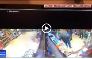 Momentul în care un tânăr este lovit cu o sticlă și înjunghiat, într-un magazin din Hârșova
