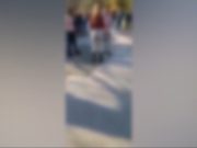 O elevă din Baia Mare a dansat pe manele pentru a sărbători, după ce a bătut o fată în parc