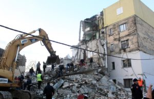 Albania, lovită de 200 de replici după cutremurul soldat cu zeci de morţi şi sute de răniţi