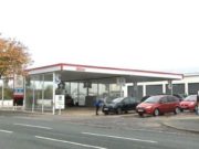 Muncitori români, exploataţi într-o spălătorie auto din Anglia