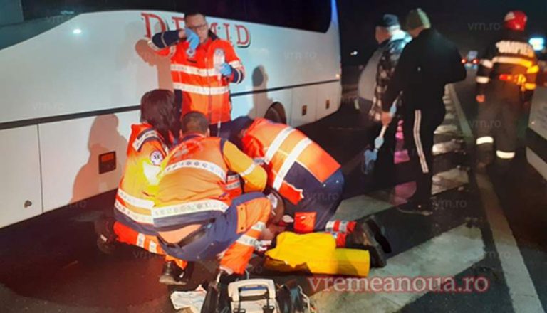 Un bărbat a murit spulberat de un microbuz, în Vaslui