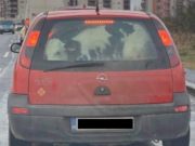 VIDEO | Şoferiţă de Opel Corsa, surprinsă cu un viţel în portbagaj, la Timișoara