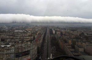 Nori spectaculoşi peste Bucureşti, surprinşi de piloţii unui elicopter militar