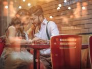 Într-o zi, am citit niște mesaje ciudate din telefonul soției mele, cu care sunt împreună de aproape 20 de ani. Am simțit cum mi se înmoaie genunchii”