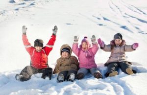 Frigul nu imbolnaveste! Copiii trebuie sa stea cat mai mult afara, chiar si iarna